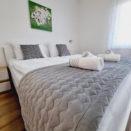 Apartman Maslina Крк Екстер'єр фото