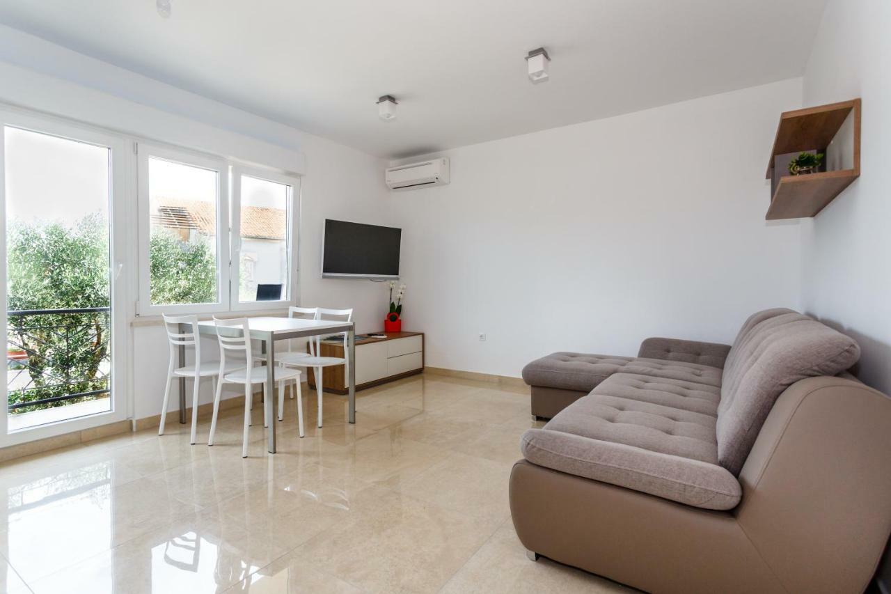 Apartman Maslina Крк Екстер'єр фото