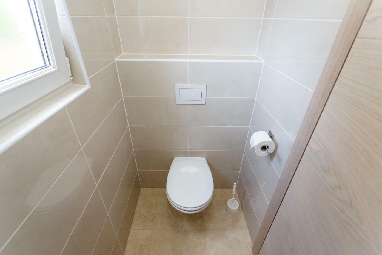 Apartman Maslina Крк Екстер'єр фото