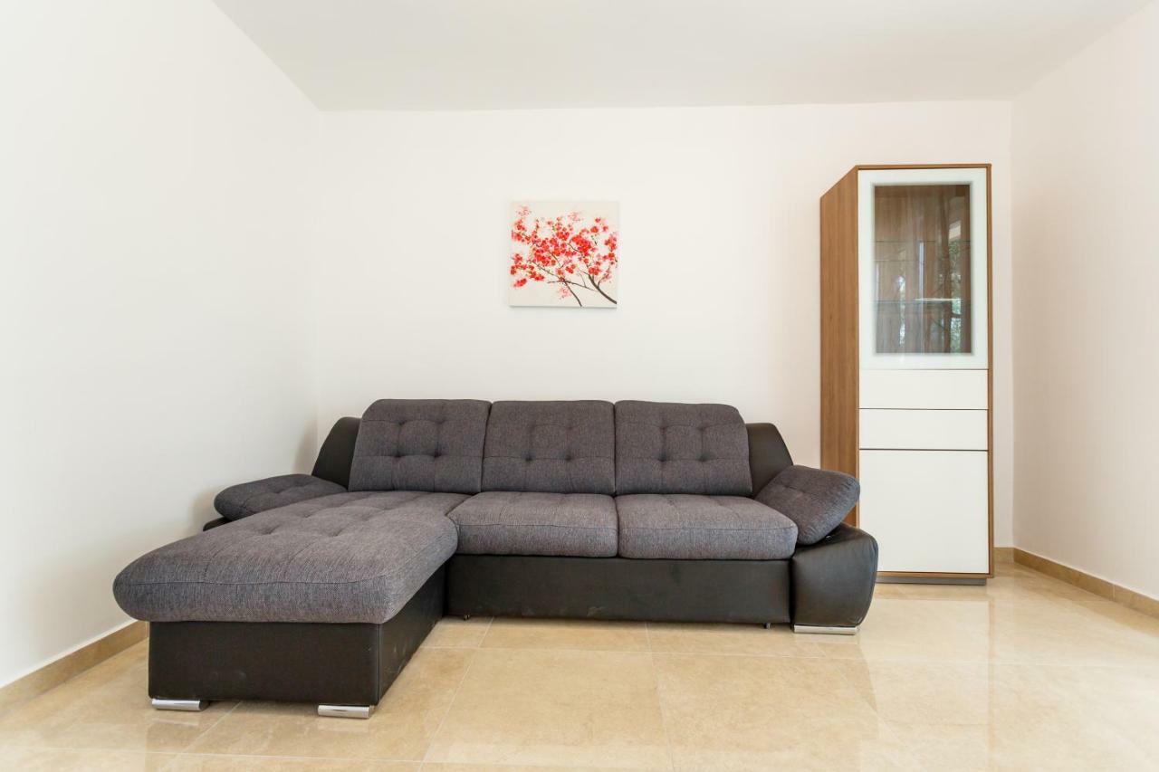 Apartman Maslina Крк Екстер'єр фото